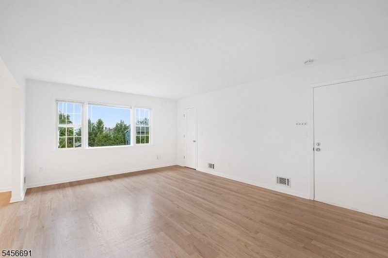 311 Temple Pl - Photo 4