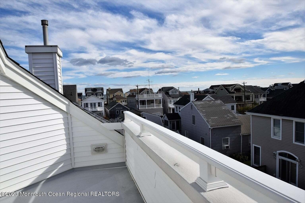 563 Whiting Avenue - Photo 21