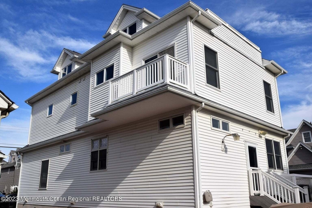 563 Whiting Avenue - Photo 25