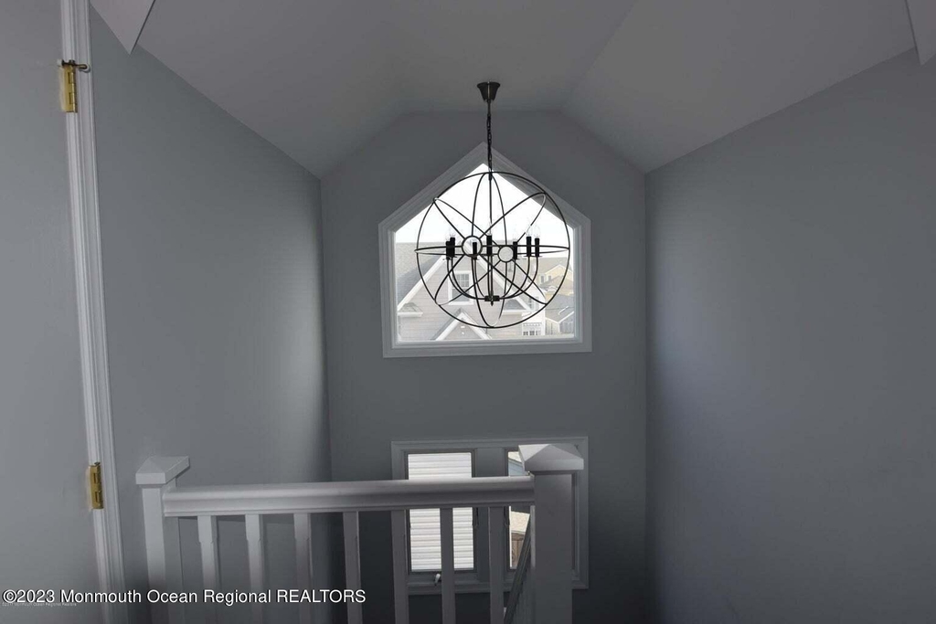 563 Whiting Avenue - Photo 16