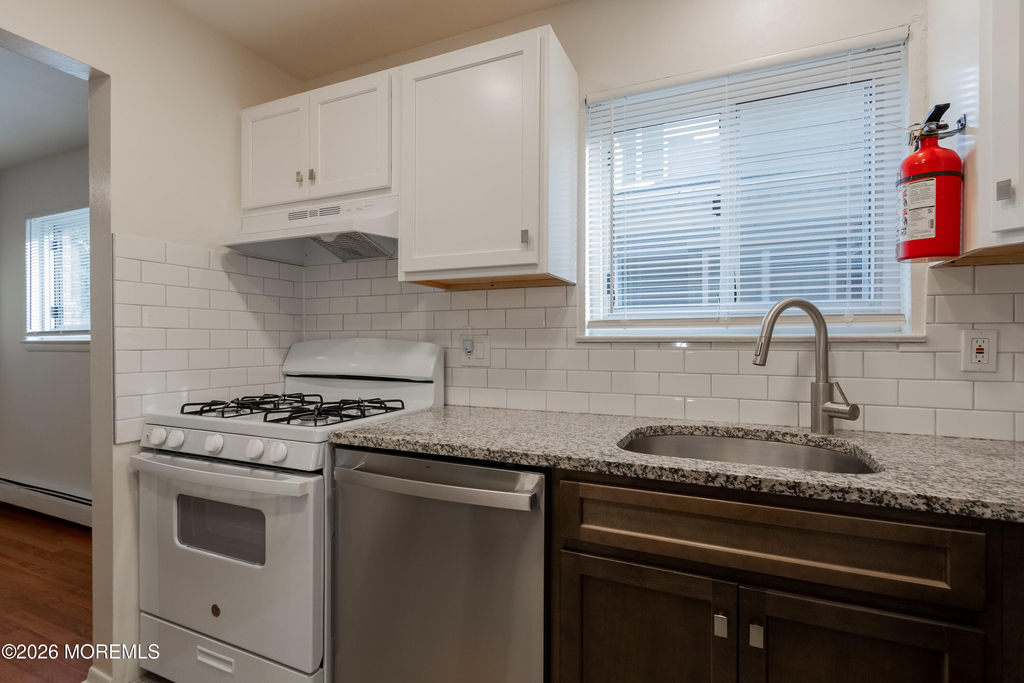400 Sairs Avenue - Photo 3