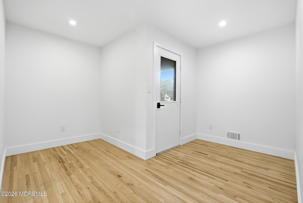 108 Neptune Avenue - Photo 28