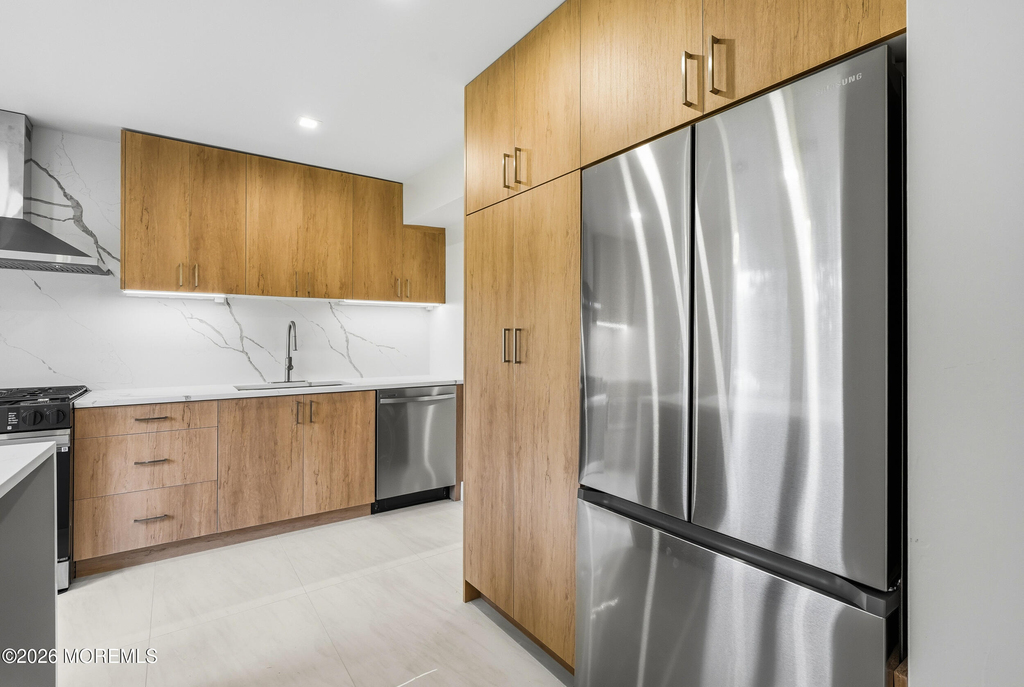 108 Neptune Avenue - Photo 5