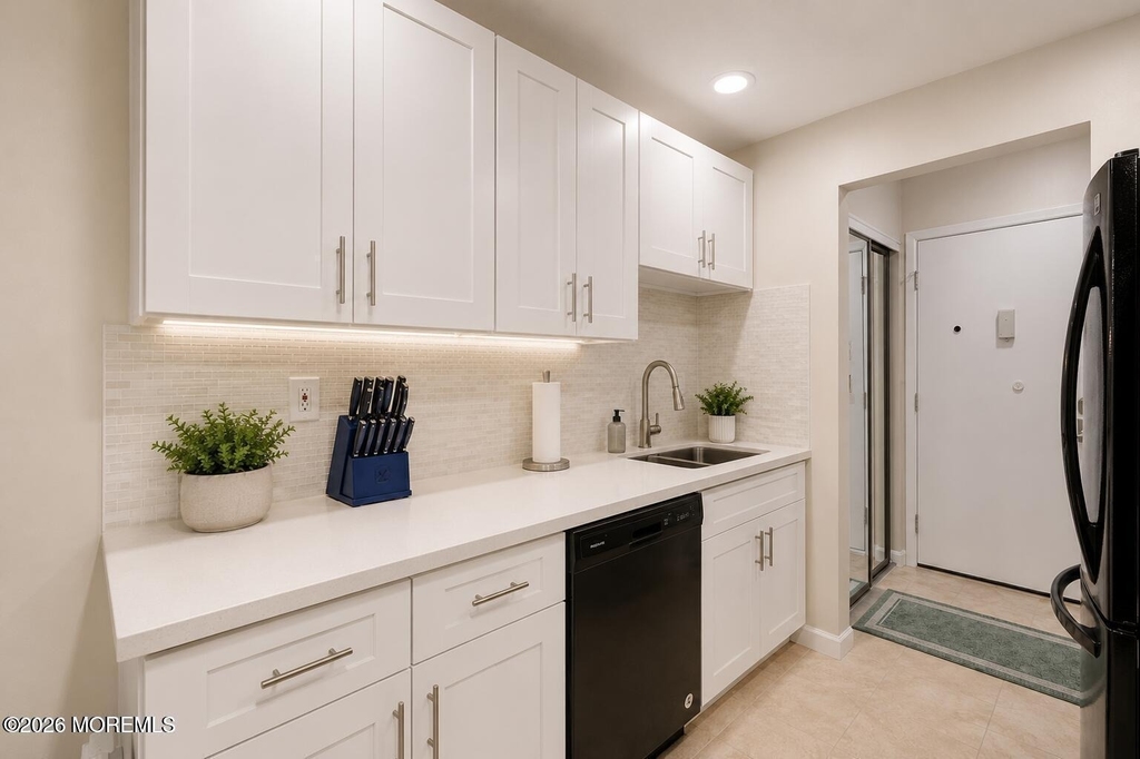 125 Amberly Drive - Photo 4