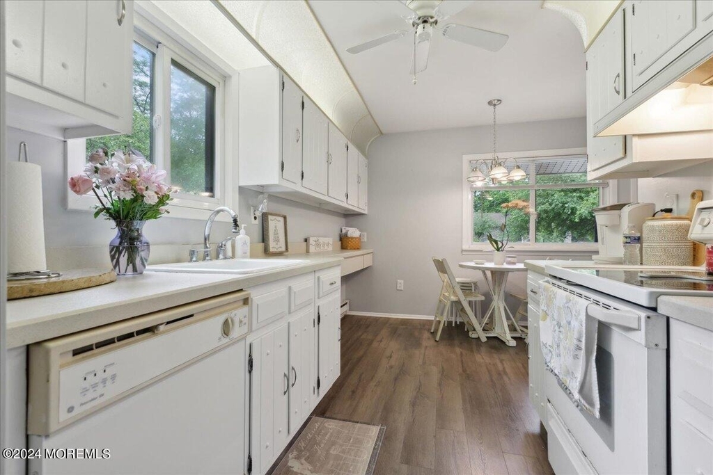 173 Amberly Drive - Photo 6
