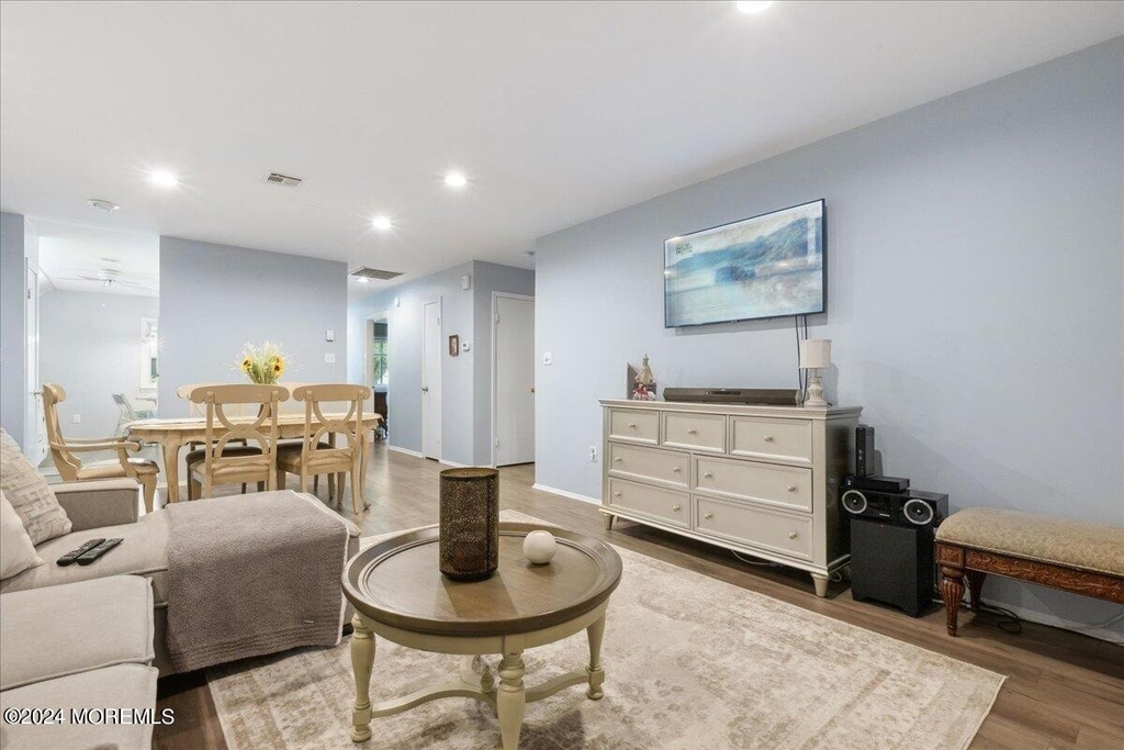 173 Amberly Drive - Photo 10