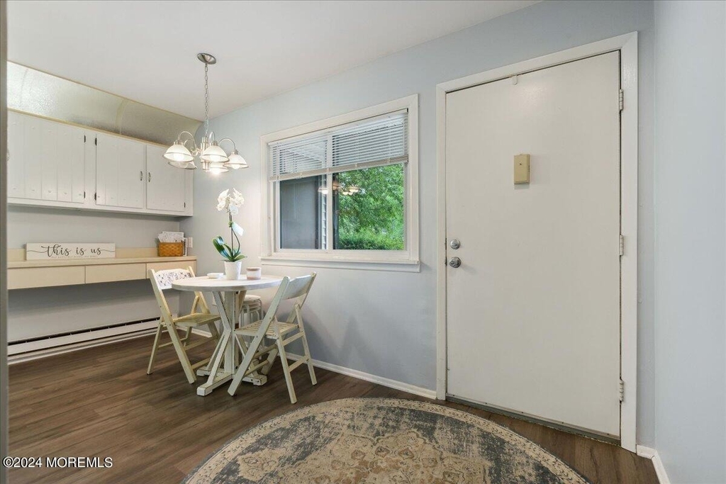 173 Amberly Drive - Photo 2