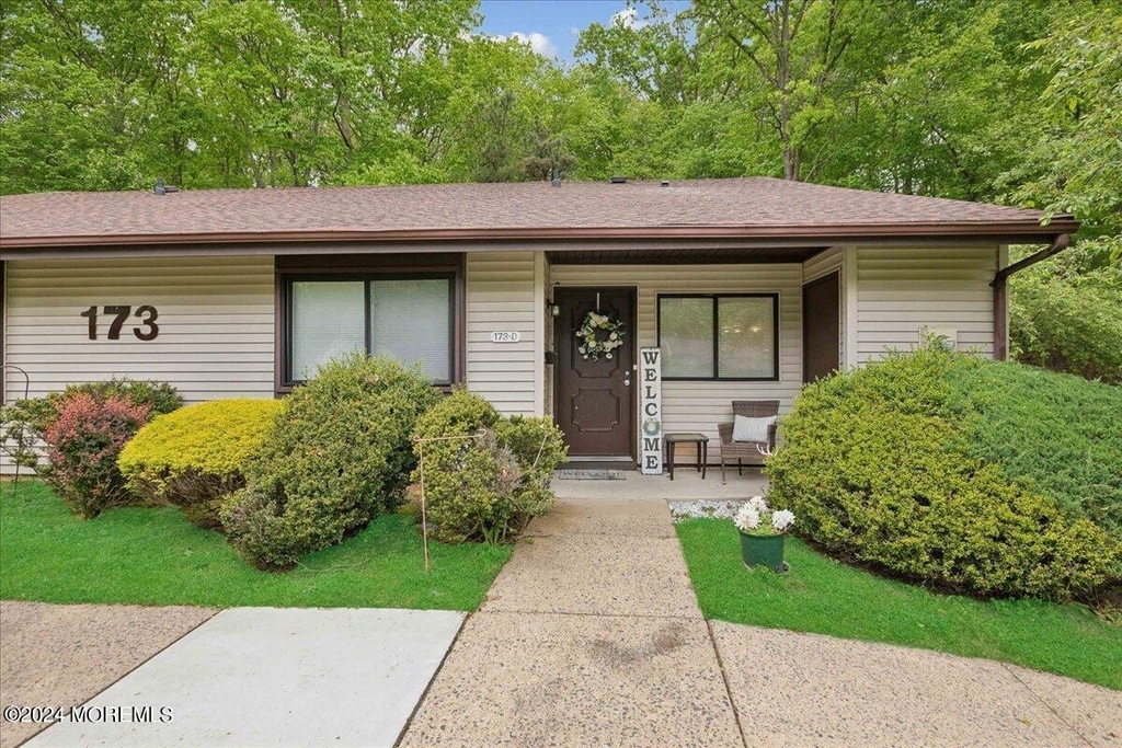 173 Amberly Drive - Photo 0