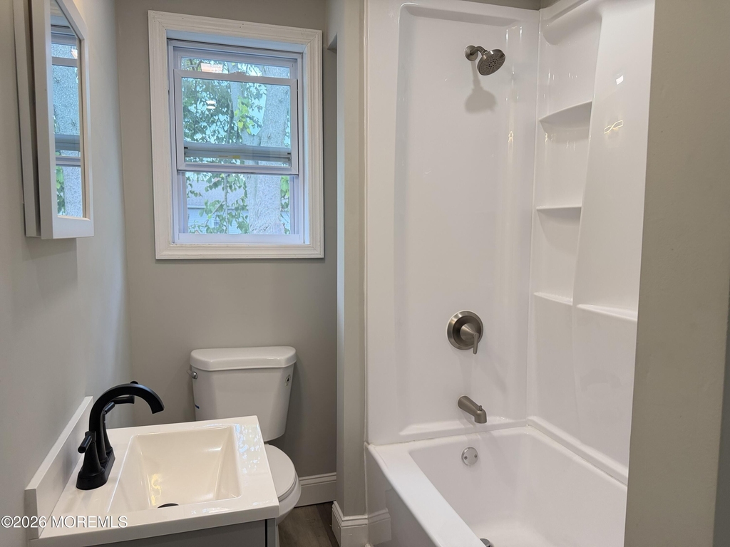 168 Chelsea Avenue - Photo 6
