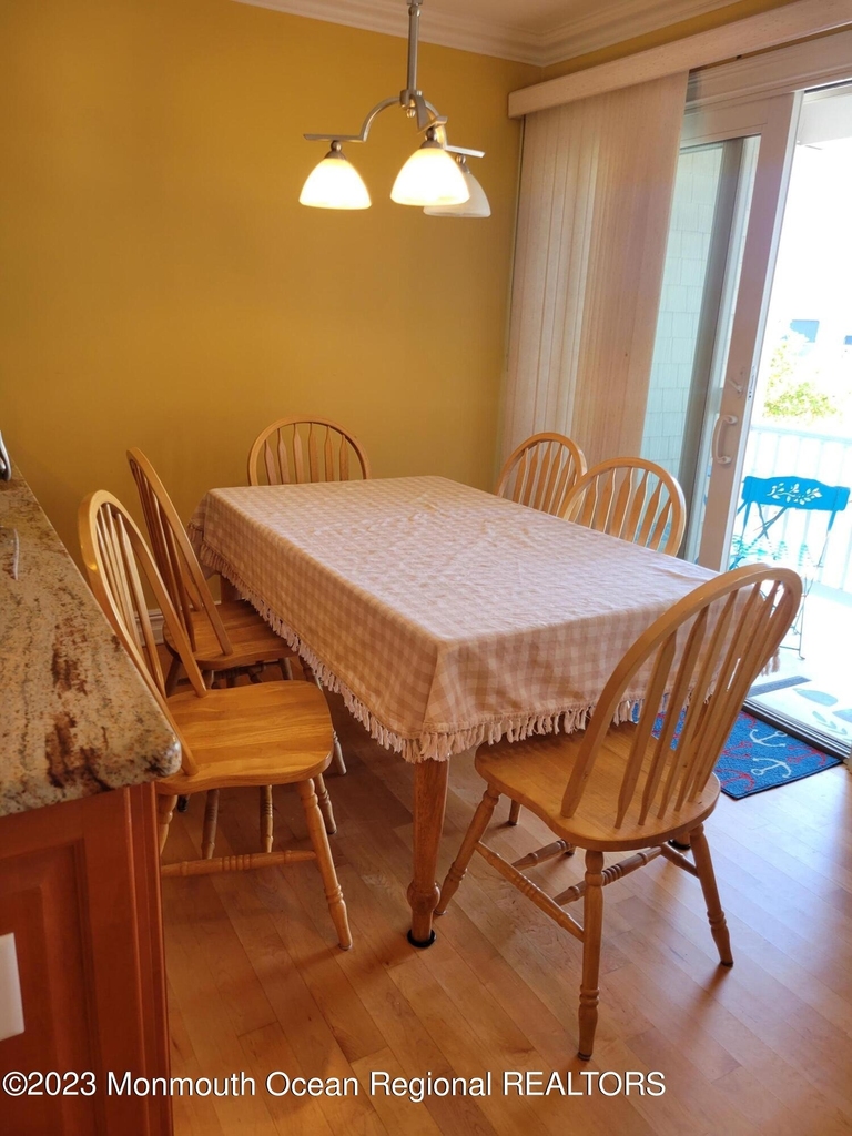 27 Broadway - Photo 4