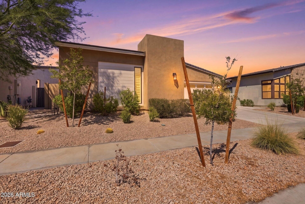 1118 E Paseo Way - Photo 1