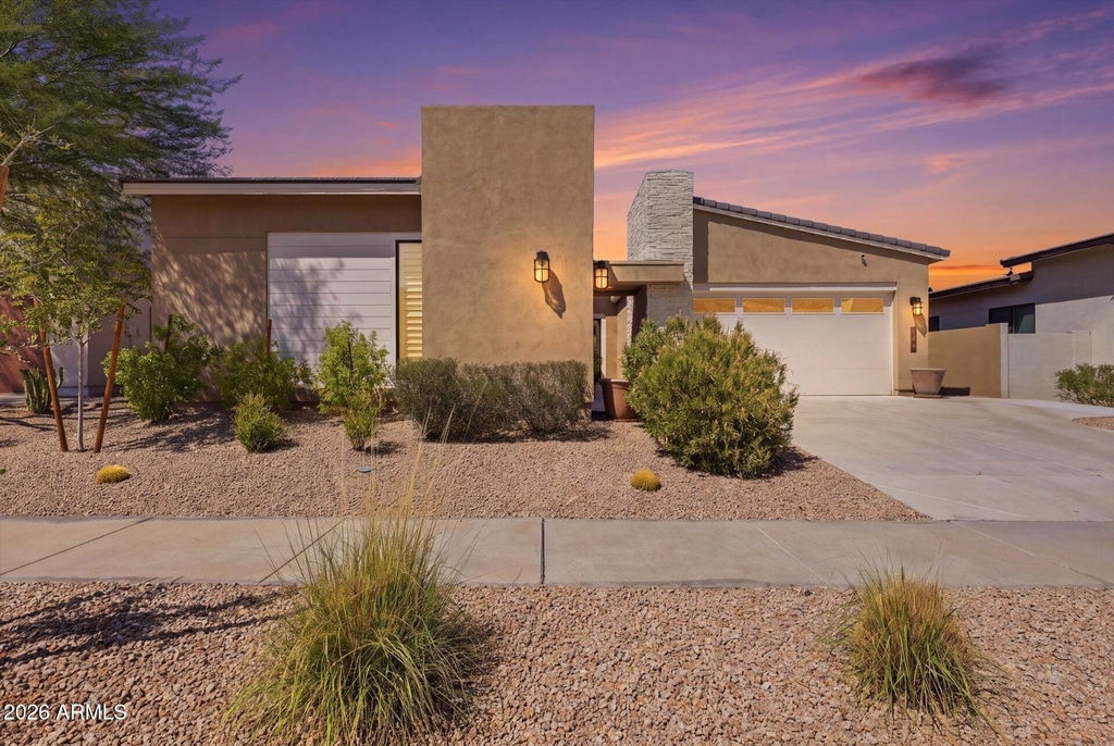 1118 E Paseo Way - Photo 0