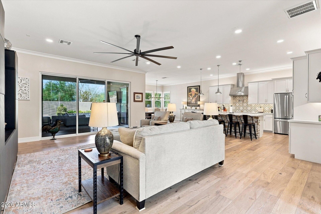 1118 E Paseo Way - Photo 3