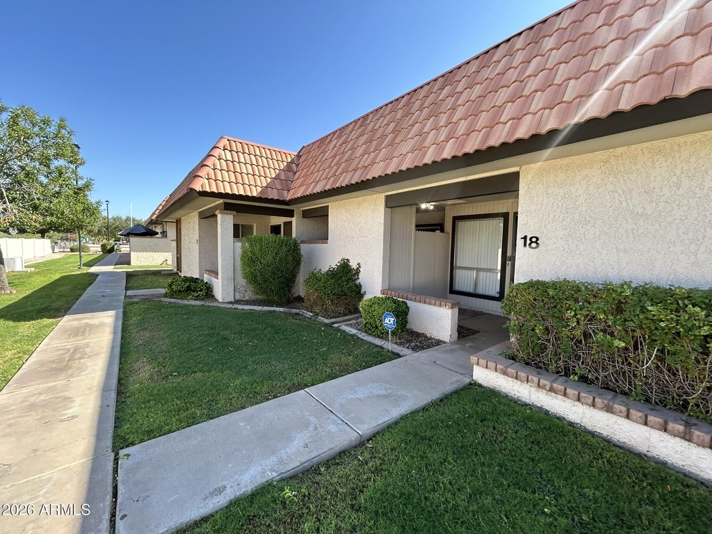 195 N Cottonwood Street - Photo 0