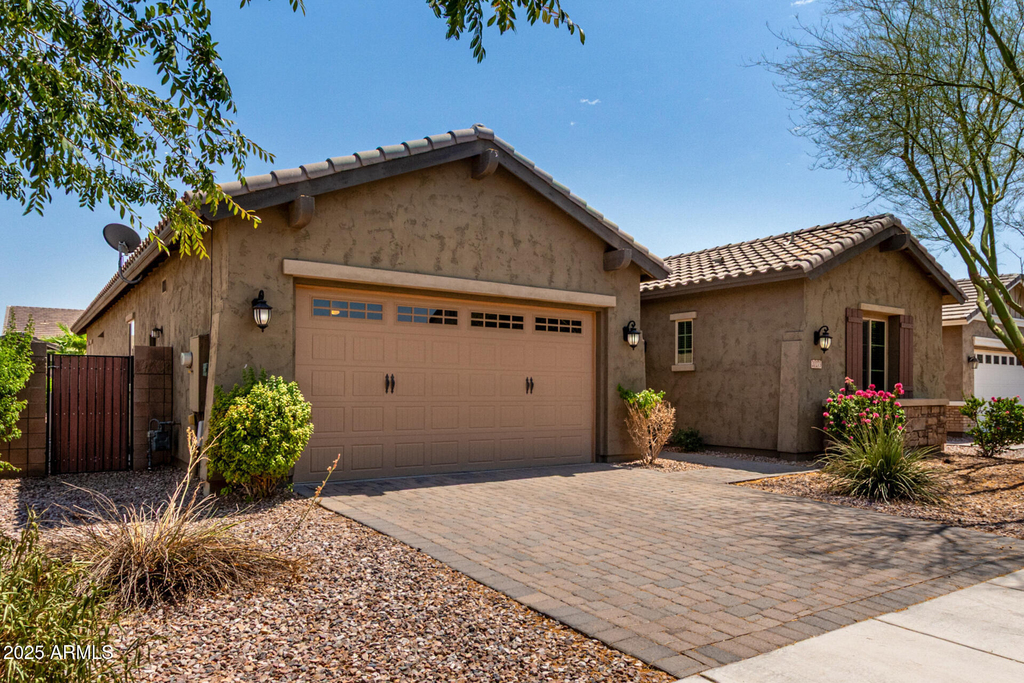 20273 E Raven Drive - Photo 1