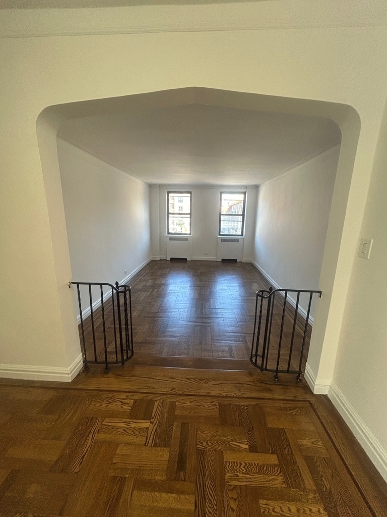Inwood - Photo 2