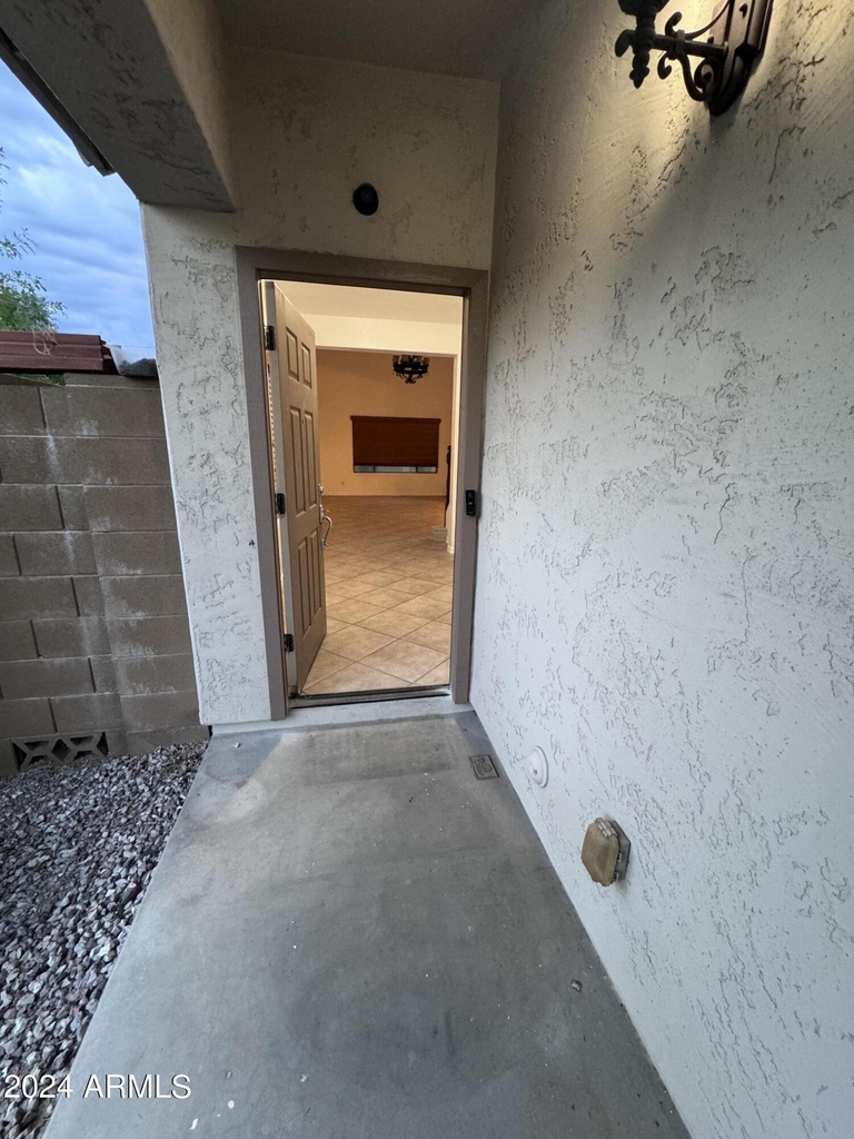 2110 W Kathleen Road - Photo 3