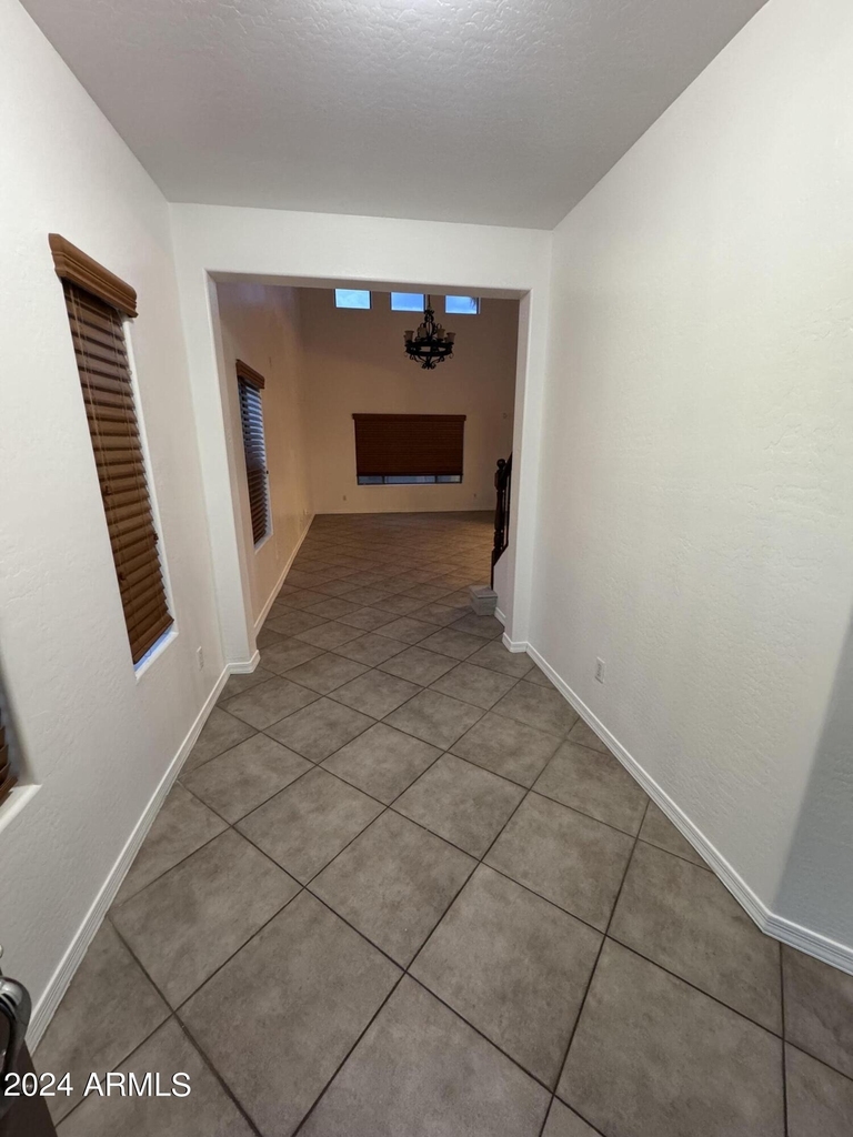 2110 W Kathleen Road - Photo 4