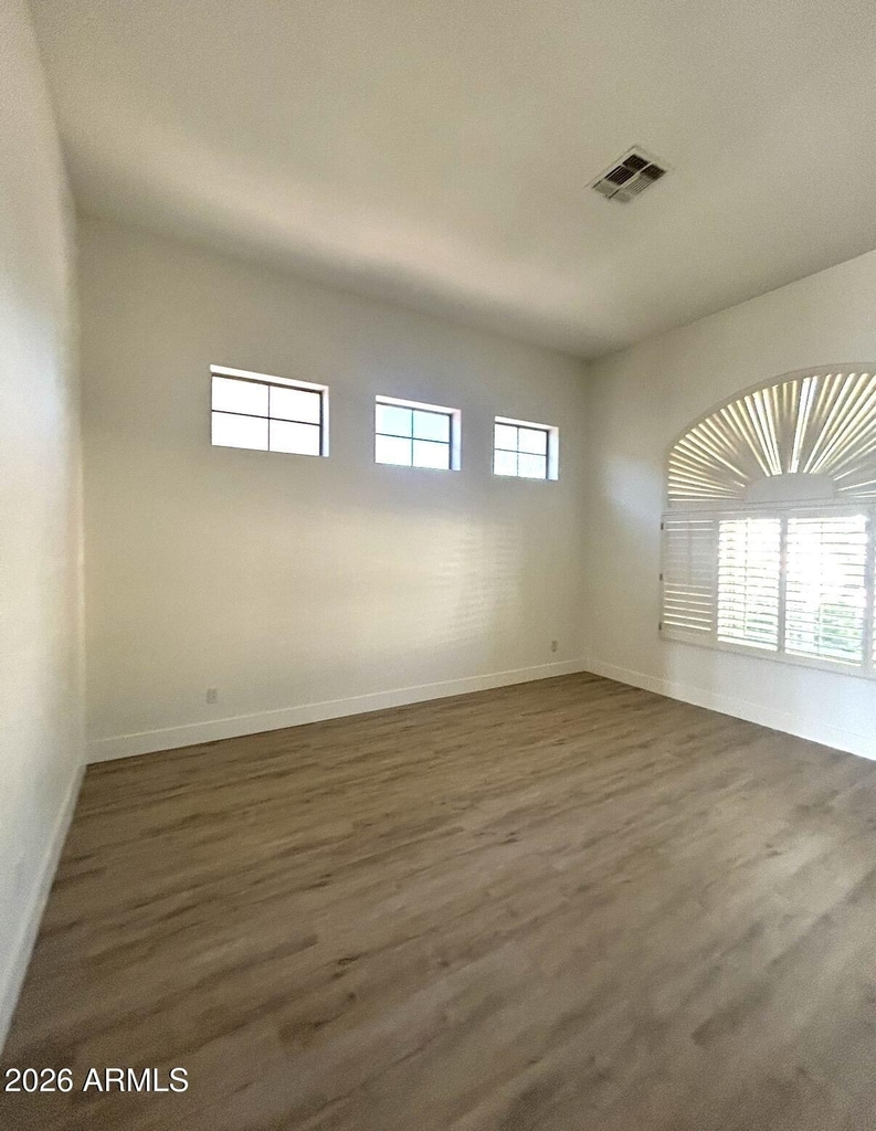 16634 S 3rd Place - Photo 7