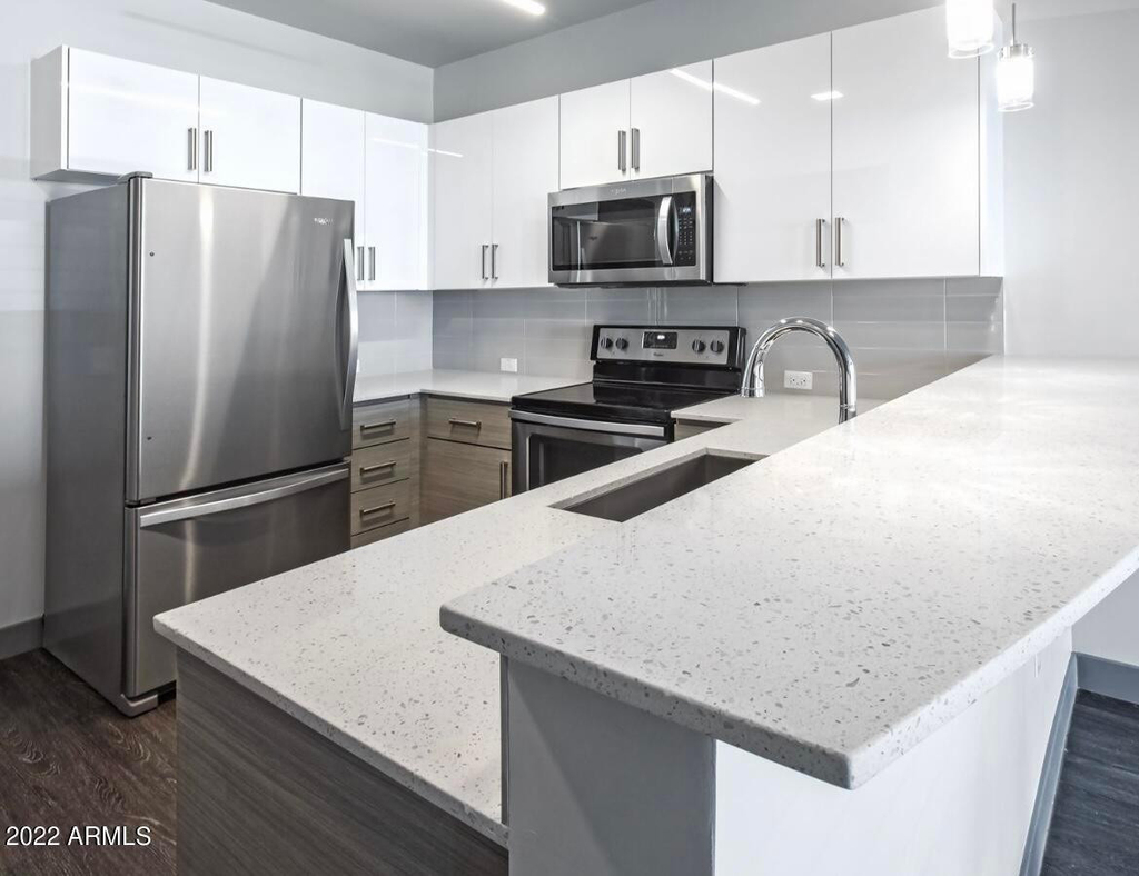 425 W Osborn Road - Photo 6