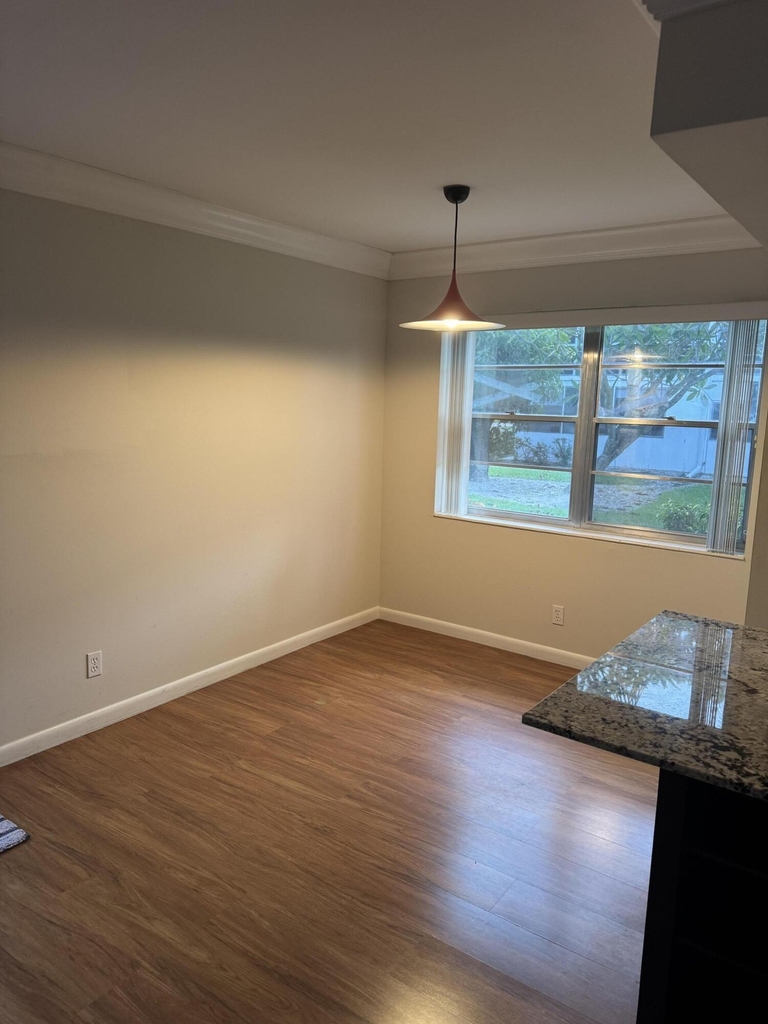 144 Windsor G - Photo 12