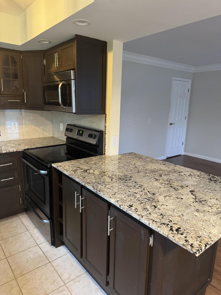 144 Windsor G - Photo 14