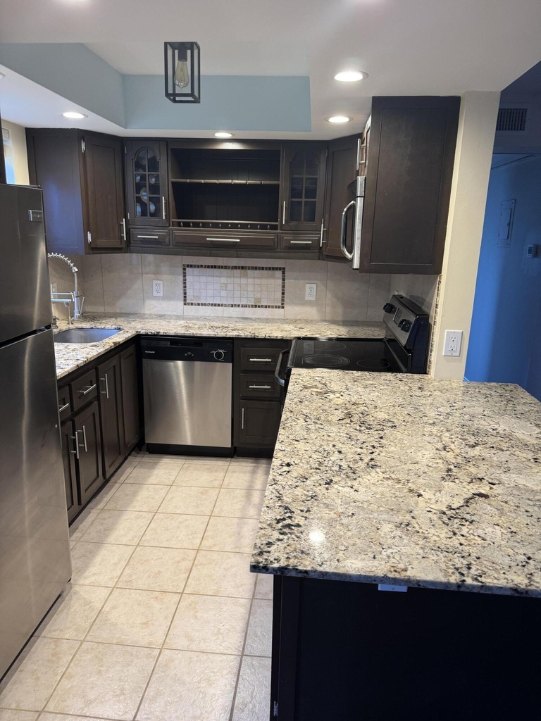 144 Windsor G - Photo 13