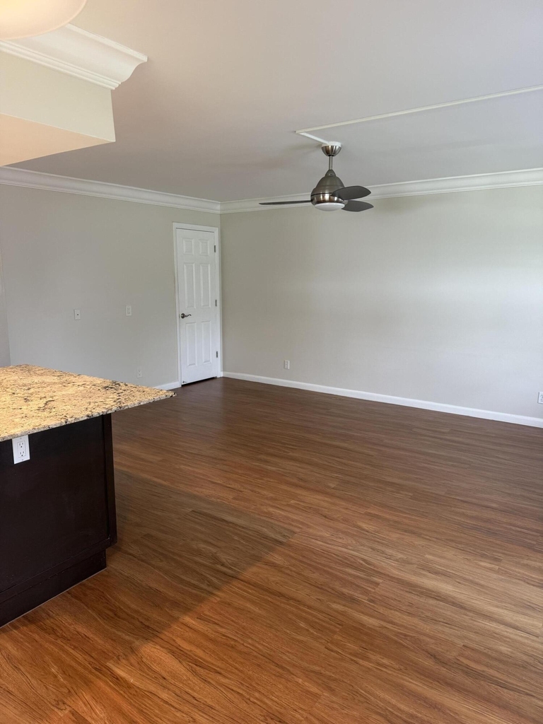144 Windsor G - Photo 17