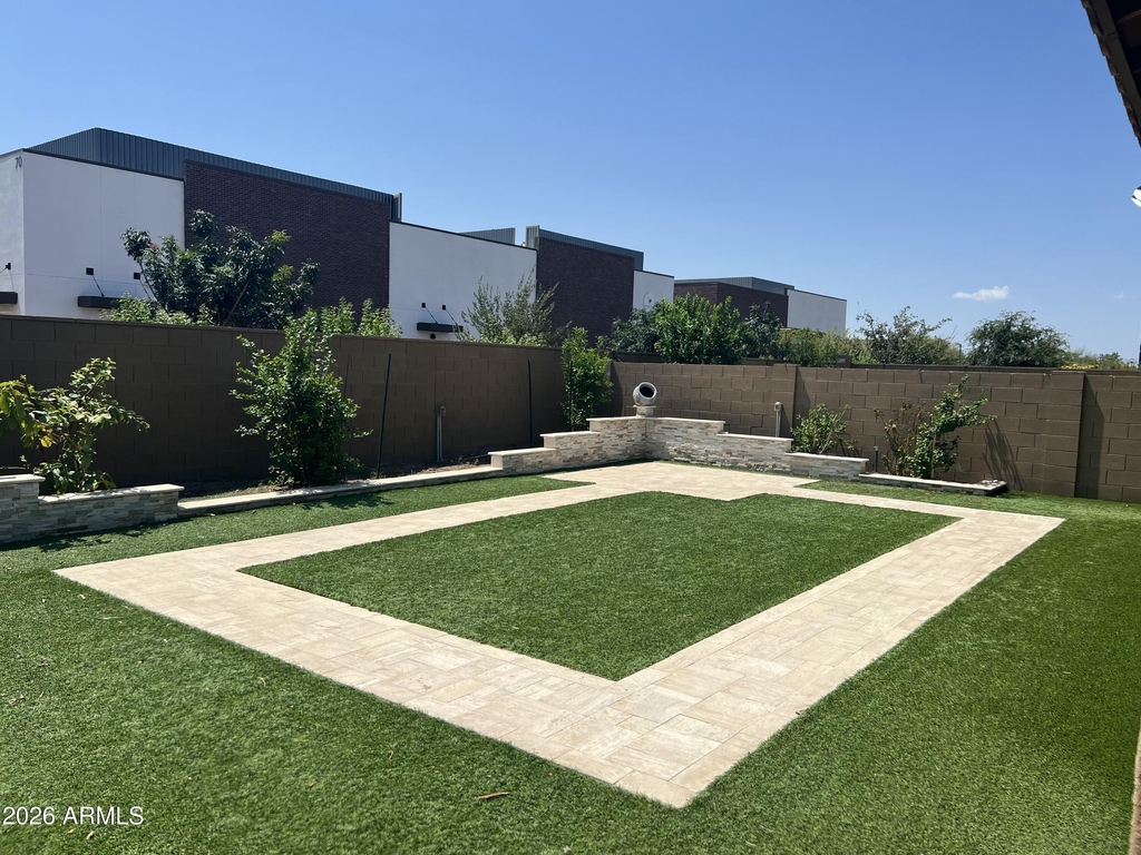 117 E Gemini Place - Photo 0