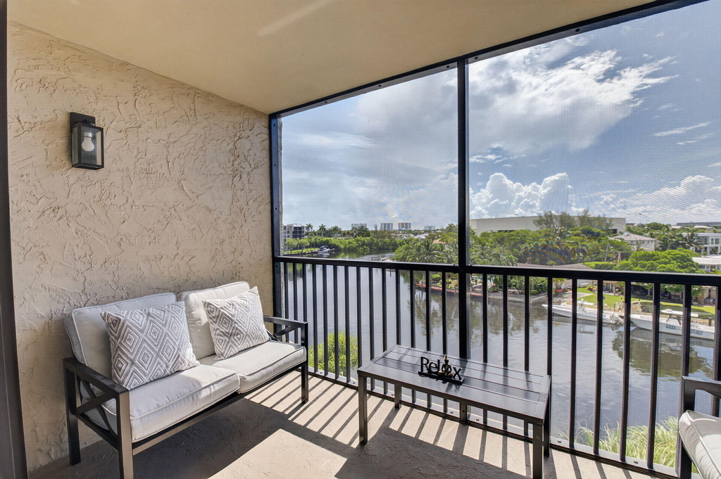 13 Royal Palm Way - Photo 8