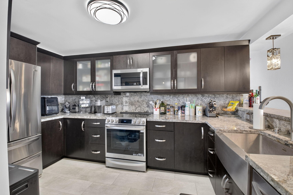 13 Royal Palm Way - Photo 10