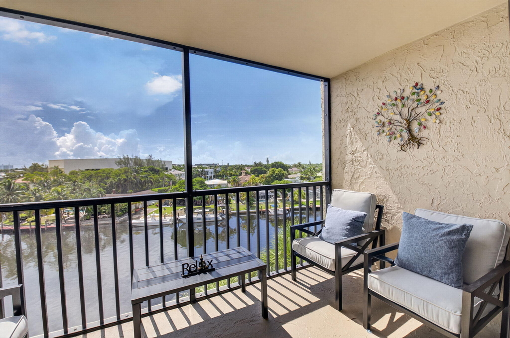 13 Royal Palm Way - Photo 9