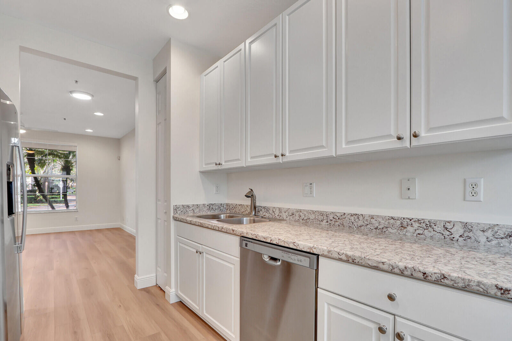 4313 Parkside Drive - Photo 18