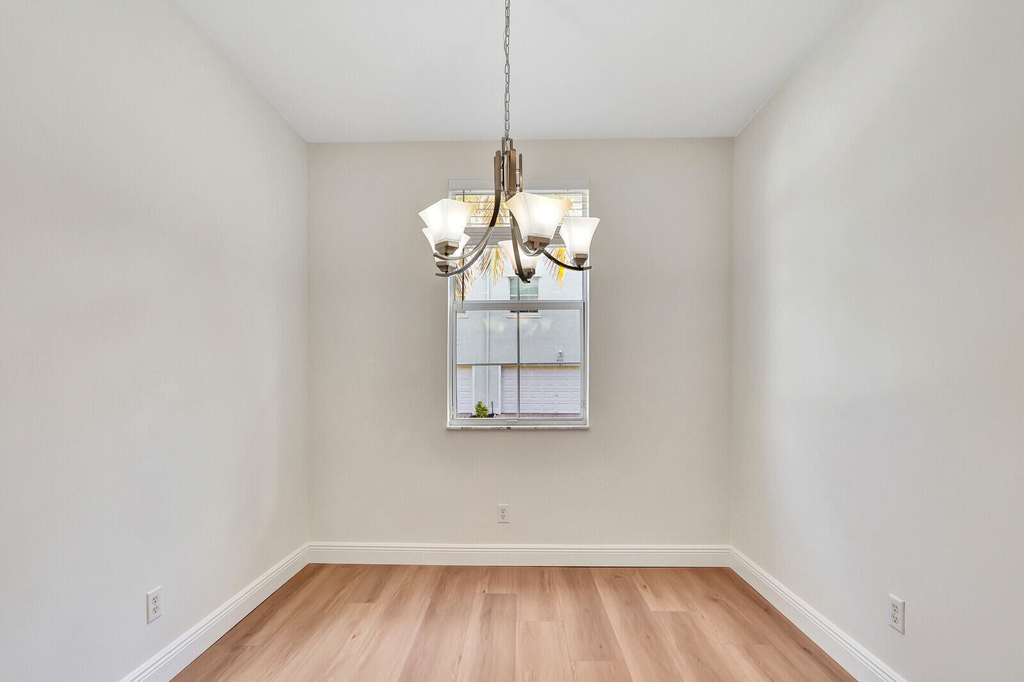 4313 Parkside Drive - Photo 3