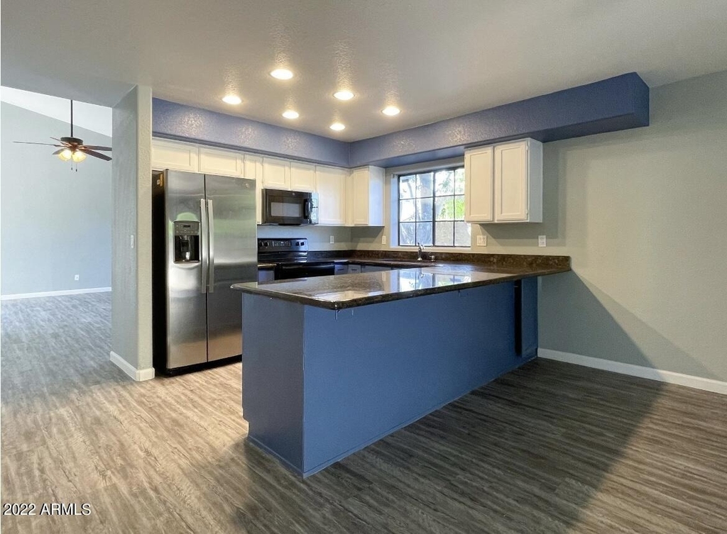 1124 E Rose Lane - Photo 7
