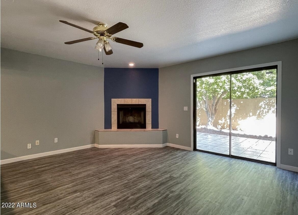 1124 E Rose Lane - Photo 11