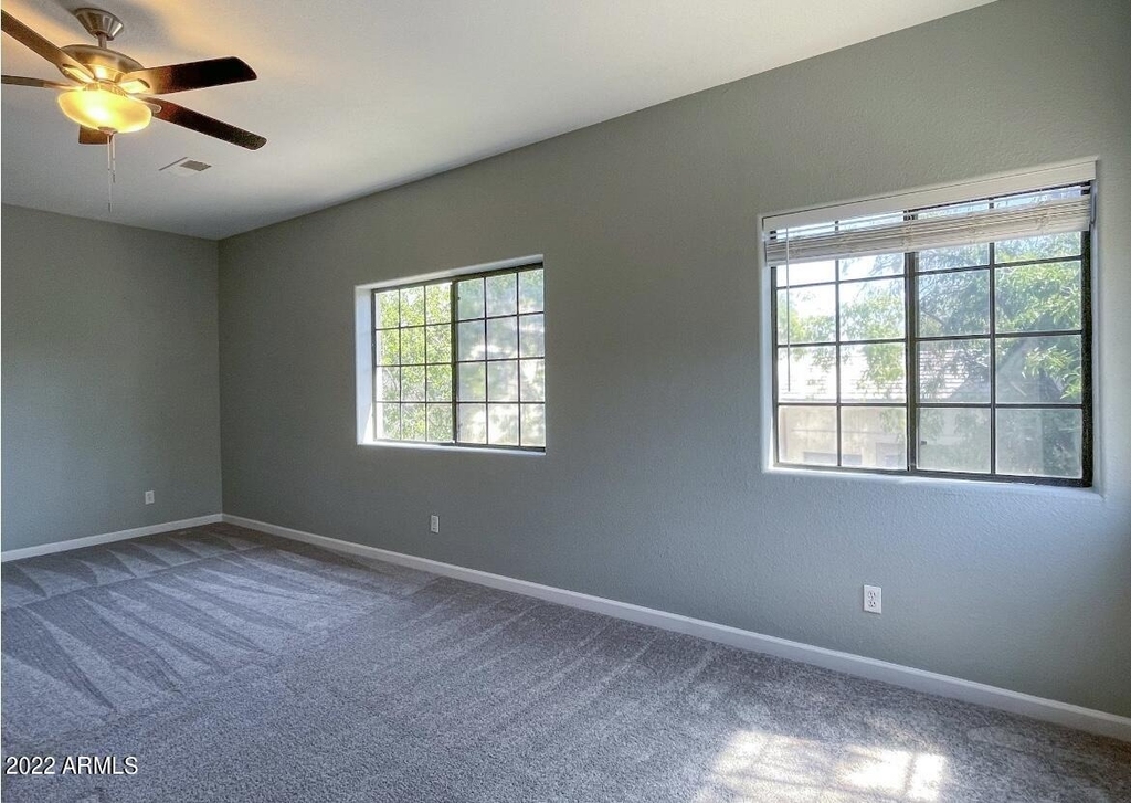 1124 E Rose Lane - Photo 24