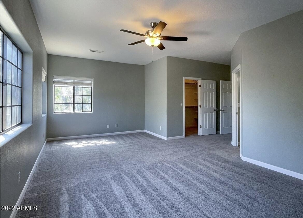 1124 E Rose Lane - Photo 22