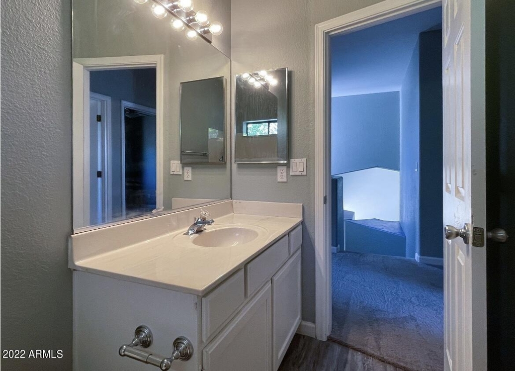 1124 E Rose Lane - Photo 29