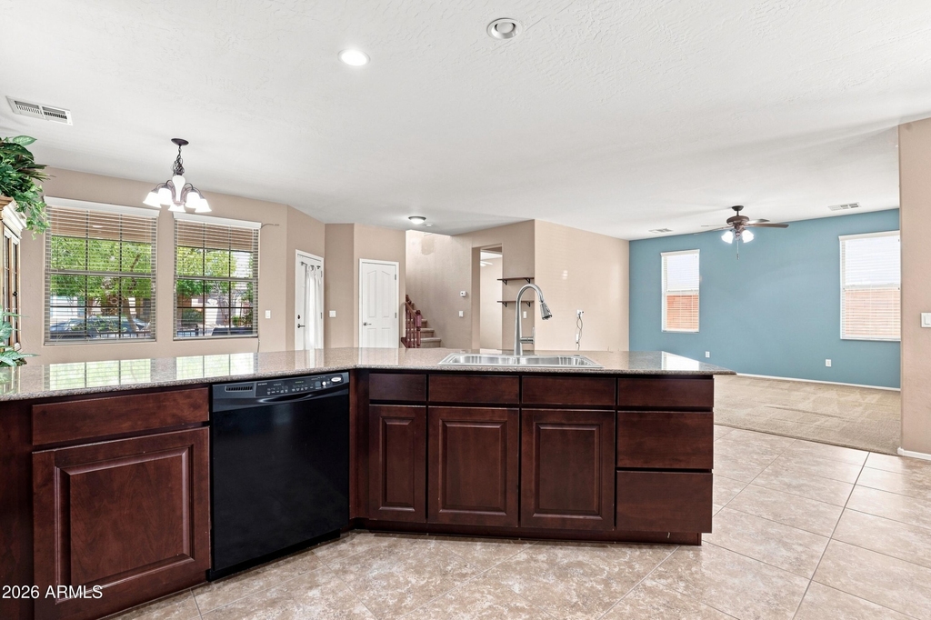 3289 E Ivanhoe Street - Photo 13