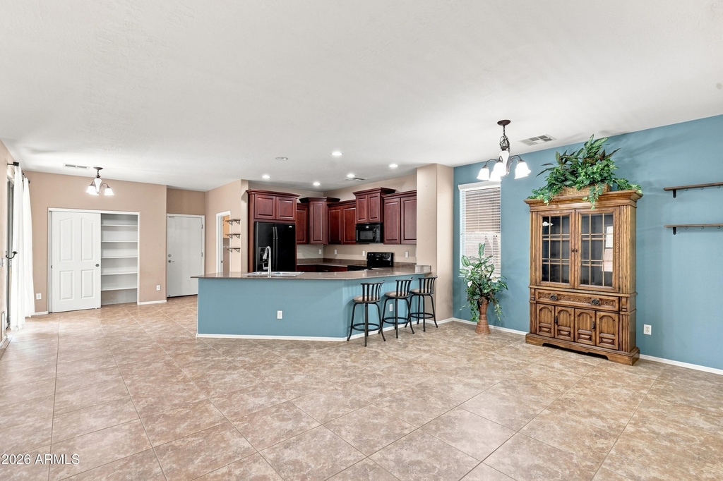 3289 E Ivanhoe Street - Photo 4