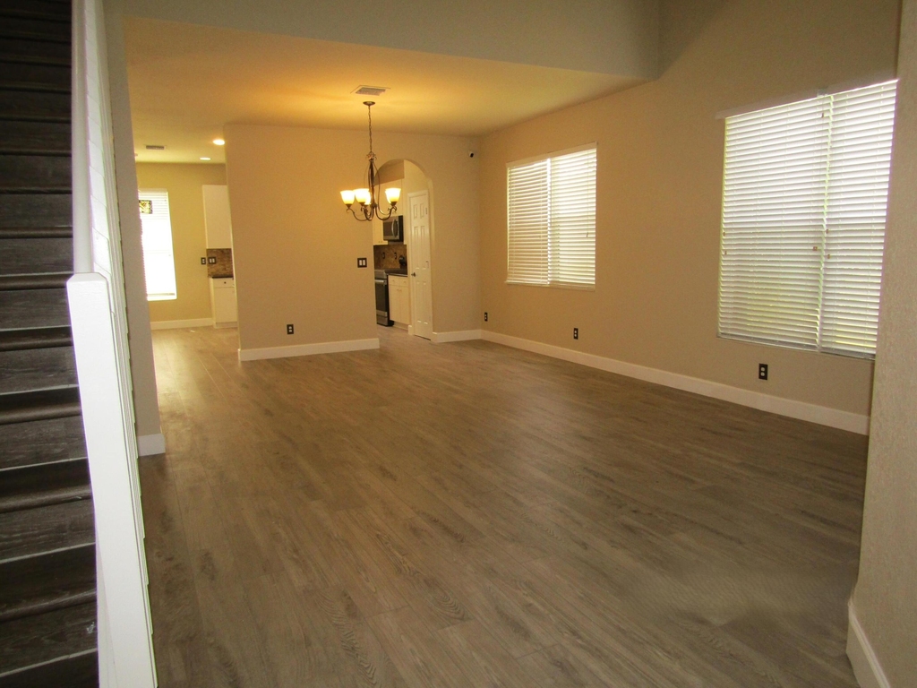 1756 Sw Jamesport Drive - Photo 4