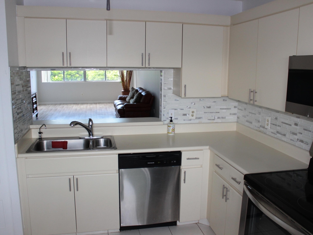 6698 10th Avenue N - Photo 5