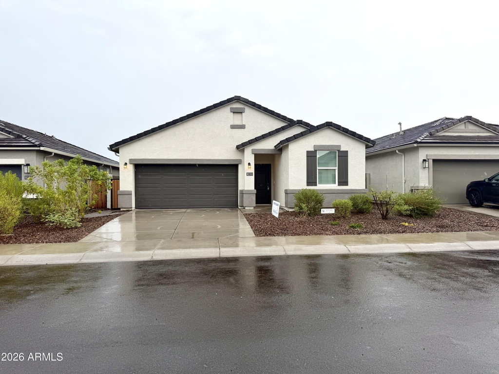 8233 W Clemente Way - Photo 0