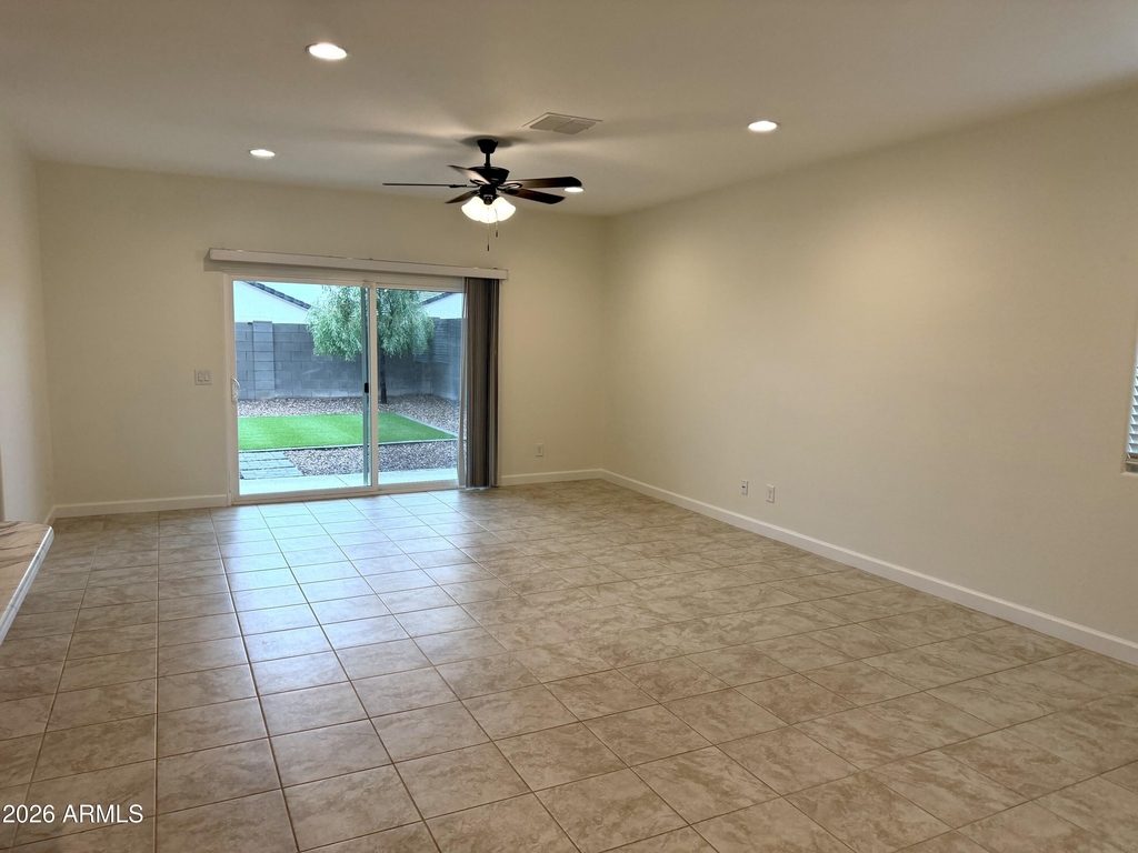 8233 W Clemente Way - Photo 2