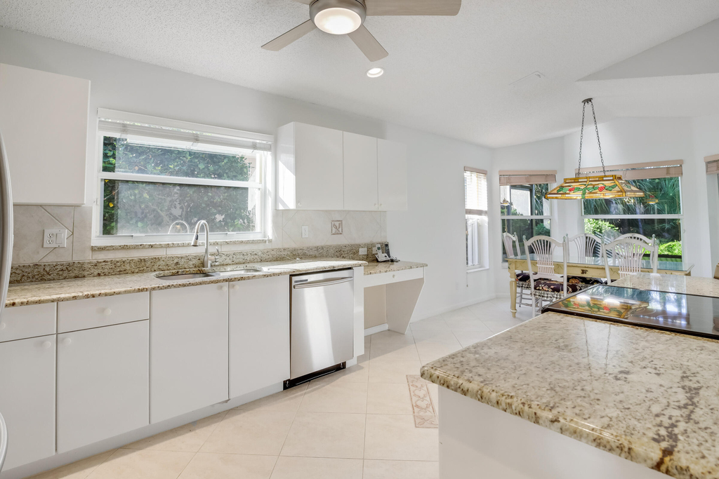 6519 Lucaya Avenue - Photo 9