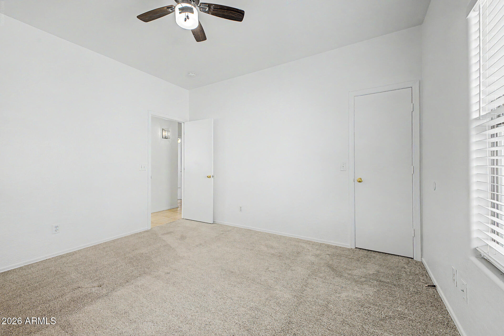 9111 W Cambridge Avenue - Photo 22