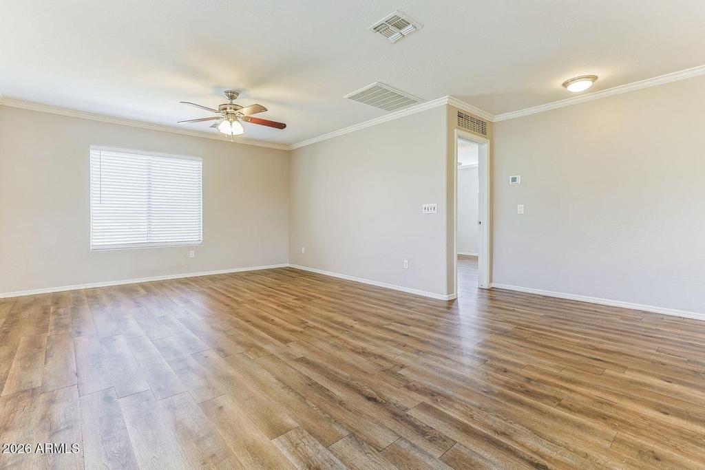912 E Mayfield Circle - Photo 2