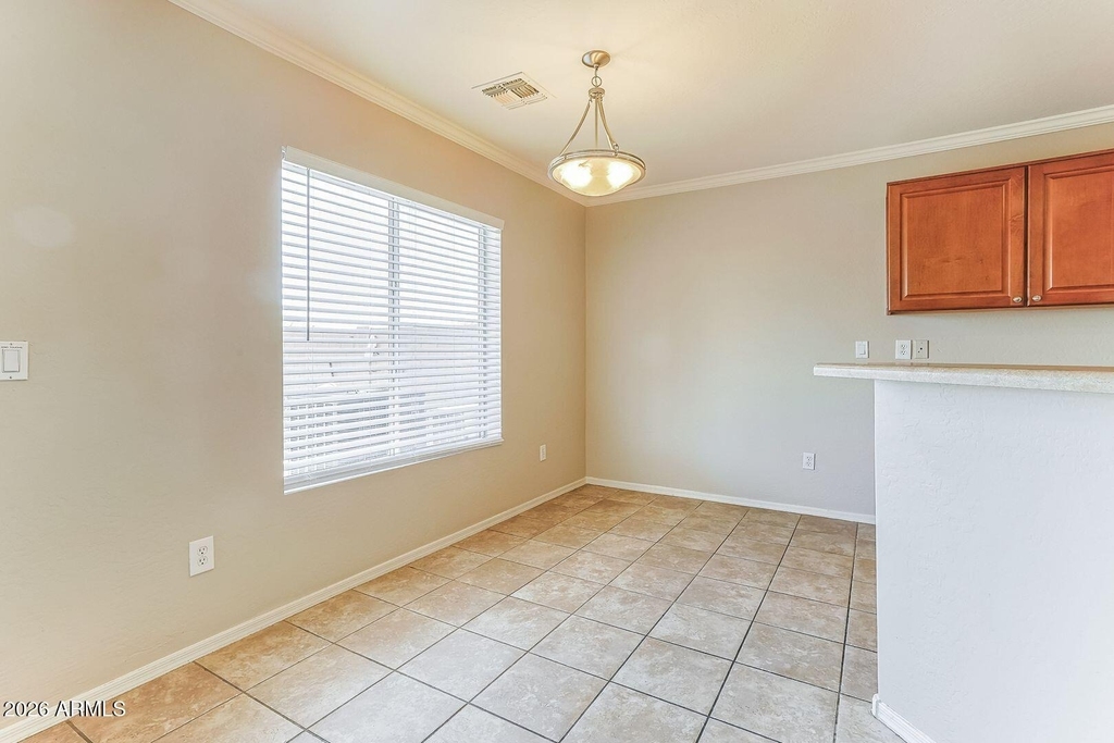 912 E Mayfield Circle - Photo 6