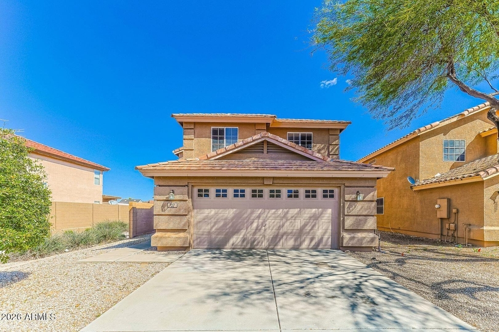 912 E Mayfield Circle - Photo 1